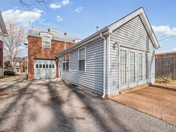 3rd image of 7840 Stanford Ave