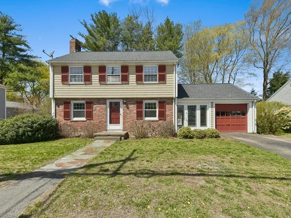 32 Centre St, Milton, MA 02186