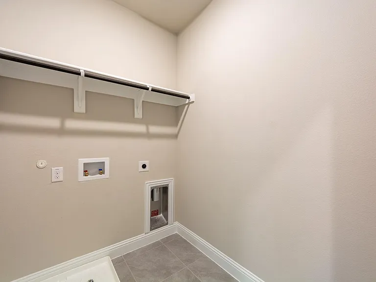 4267 Shavano Dr — Photo 18