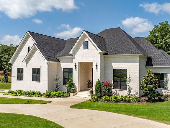 2nd image of 8 Rae Valley Dr