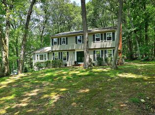 31 Country Ridge Dr, Monroe, CT 06468