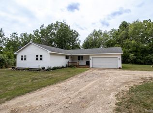 8643 E Durand Rd, Durand, MI 48429