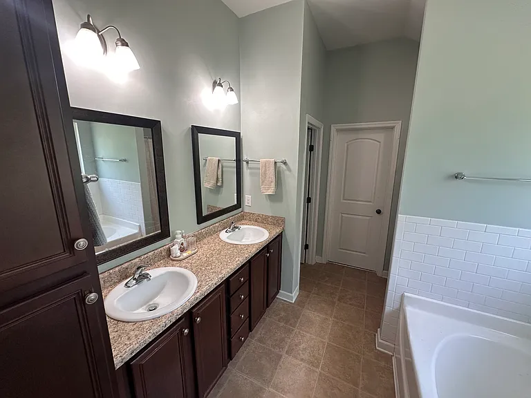 511 Sebastian Dr — Photo 33
