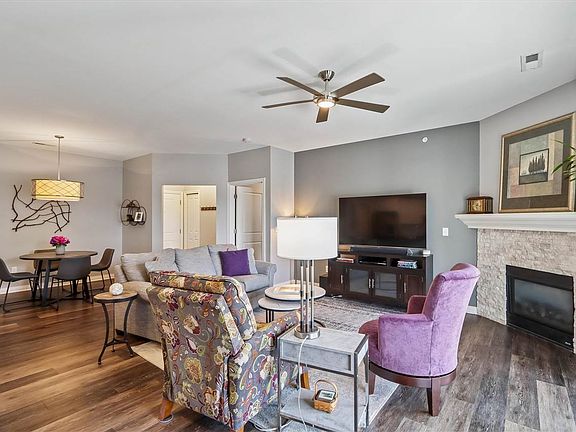 3rd image of 2194 Willenbrock Cir