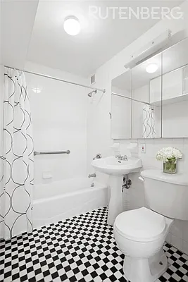 Rented by R New York | media 18