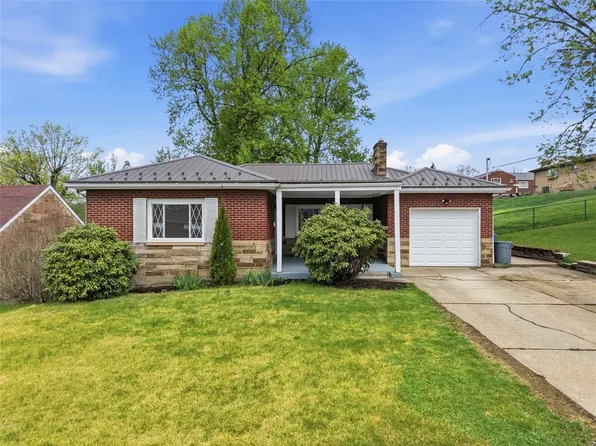 2745 Van Buren Dr, New Kensington, PA 15068