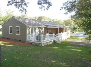 12 Newhall Rd, Lynnfield, MA 01940