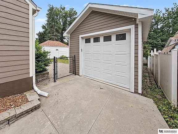 3rd image of 2519 S 34th St