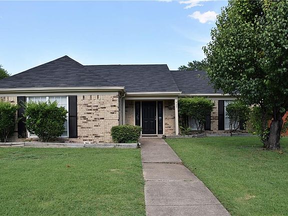 3rd image of 927 Ashby Dr
