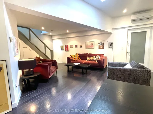 27 Lewis St, Toronto, ON M4M 2H2