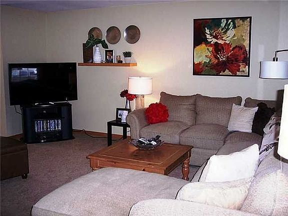 3rd image of 5677 Blue Grass Dr