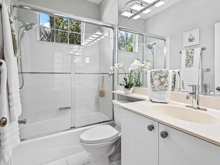 7105 Victoria Cir — Photo 22