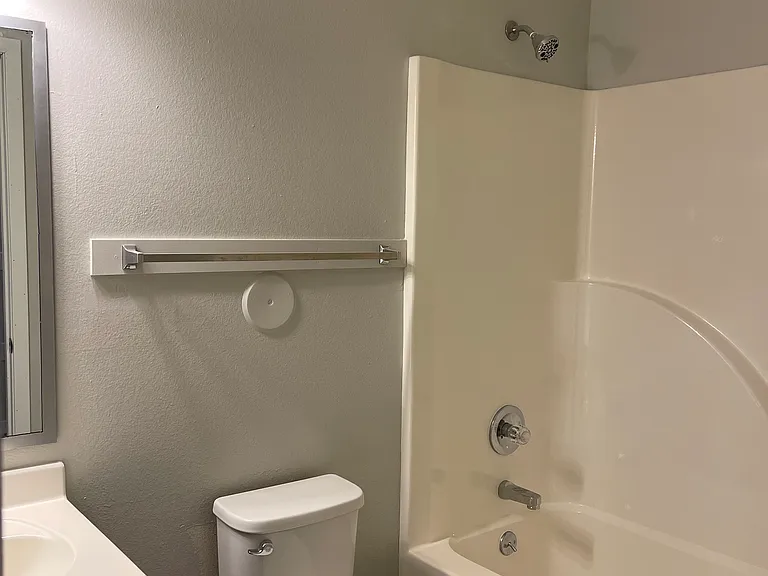 325 E College St #1611 — Photo 9