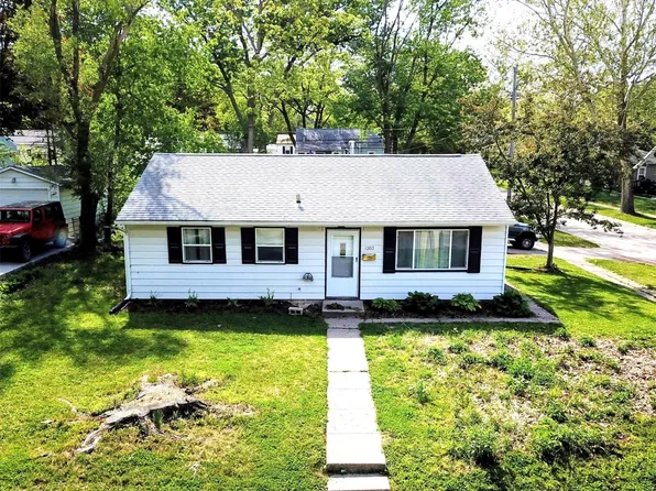 1303 Ash St, Iowa City, IA 52240