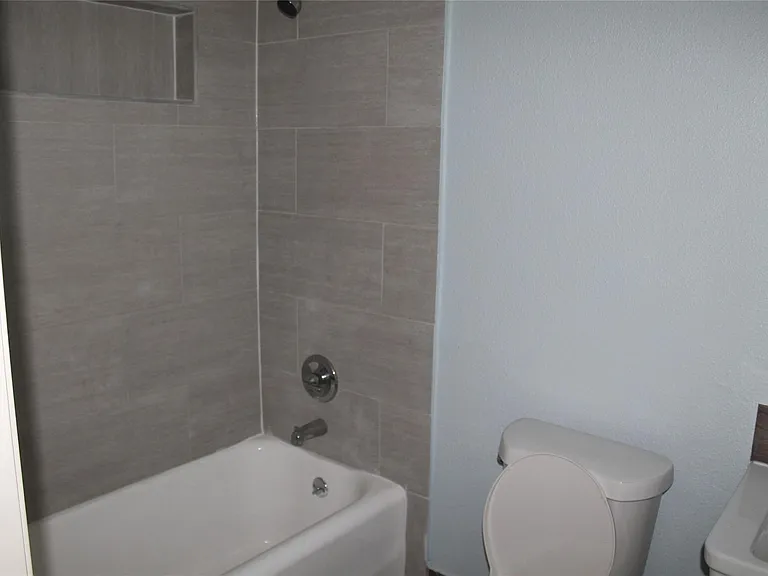 1015 30th St #1 — Photo 19