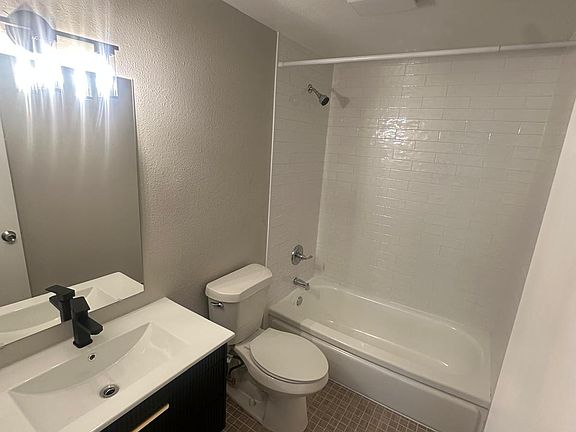4th image of 5220 W 5th Ave #5226