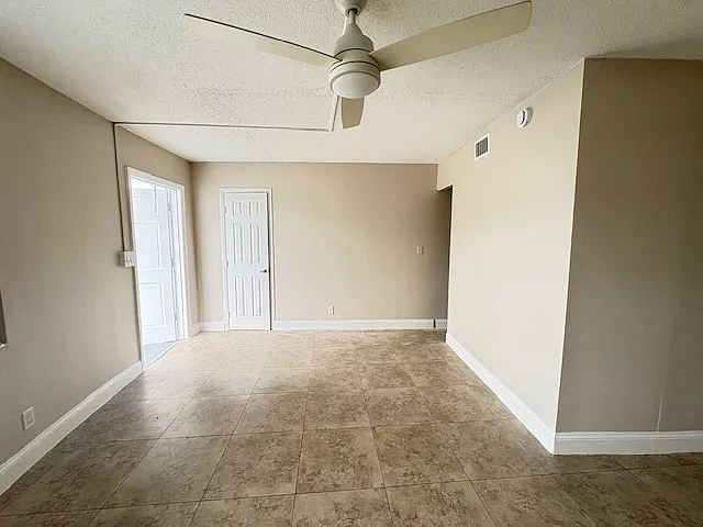 Boca Real Apartments — Photo 3