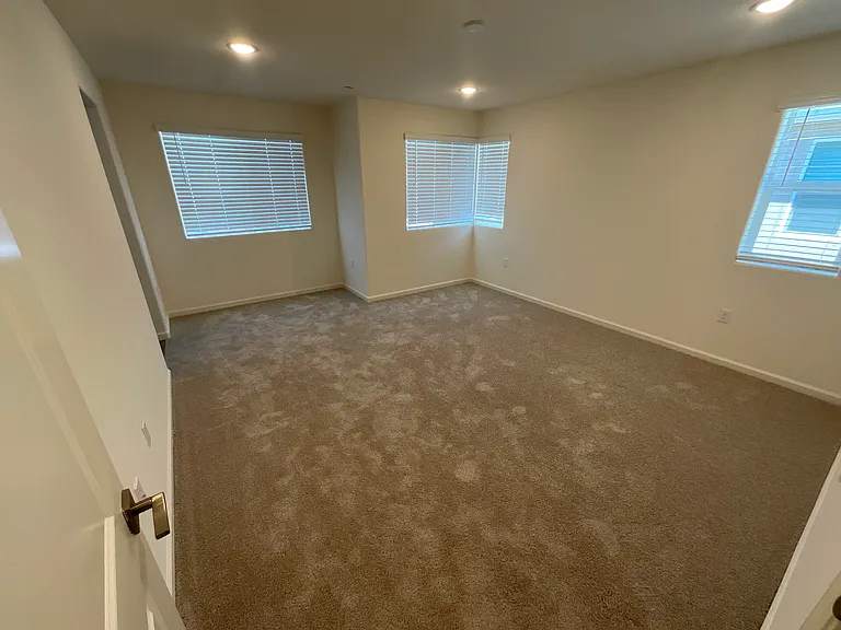 2053 N Wagon Ln — Photo 10