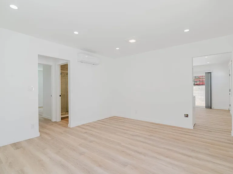 13138 Corcoran St — Photo 10