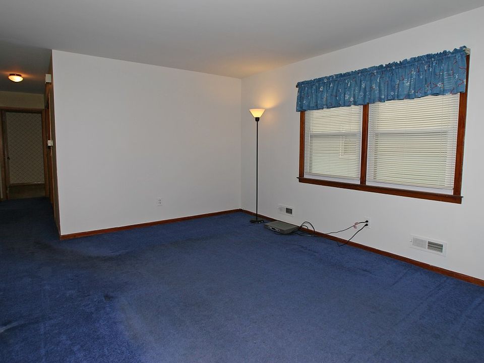 Living Room (HW under Rugs)