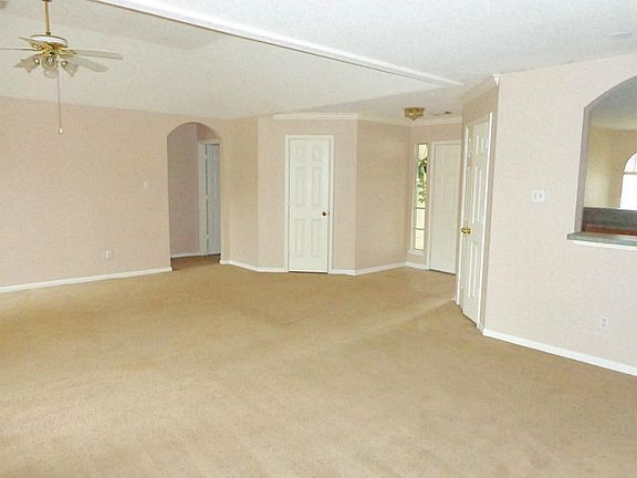4th image of 14726 Taymouth Dr