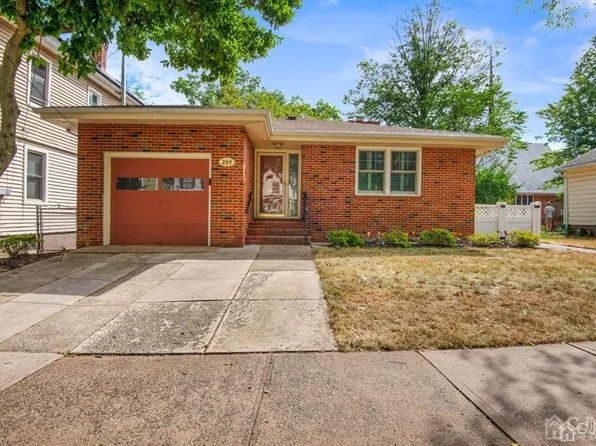 209 N 4th Ave, Highland Park, NJ 08904