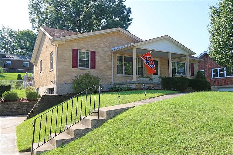 130 Garden Way photo 1