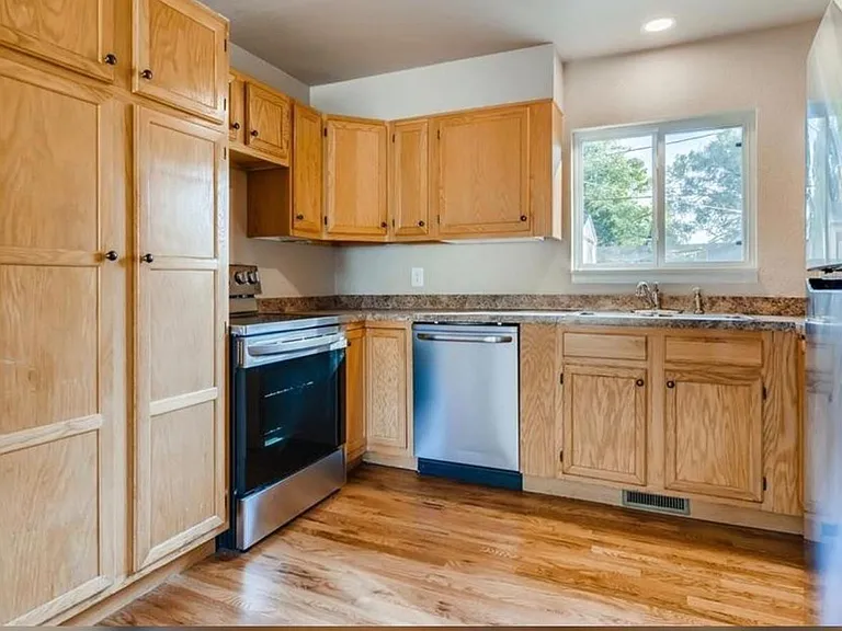 311 Redwood Dr — Photo 4