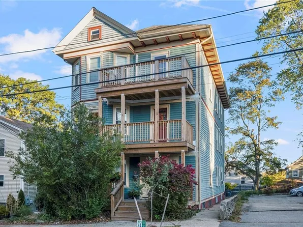 98 Evergreen St #2, Providence, RI 02906