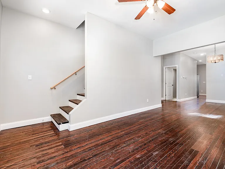 3151 Michigan Ave — Photo 5