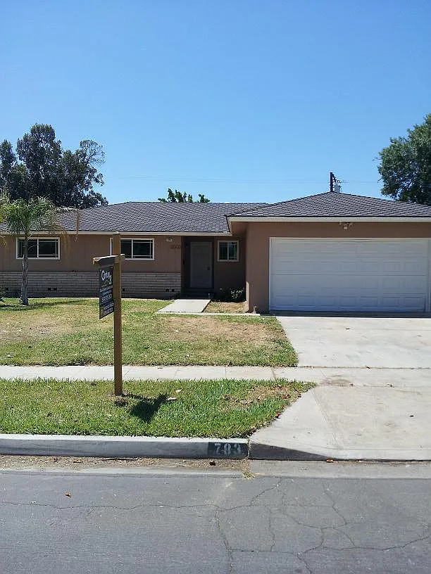 783 E Ellery Ave photo 1