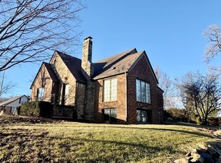 515 Ashworth Rd, West Des Moines, IA 50265