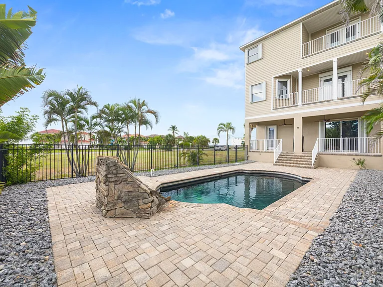 1340 Apollo Beach Blvd S — Photo 61