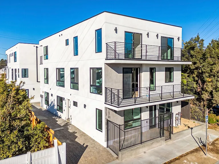 5709 Auckland Ave — Photo 6