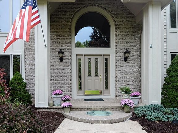 2nd image of 39172 Glenlivet Ct