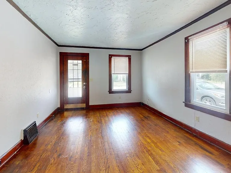 1377 Nichols Ave — Photo 7