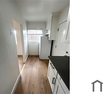 4th image of 3811 Montclair St
