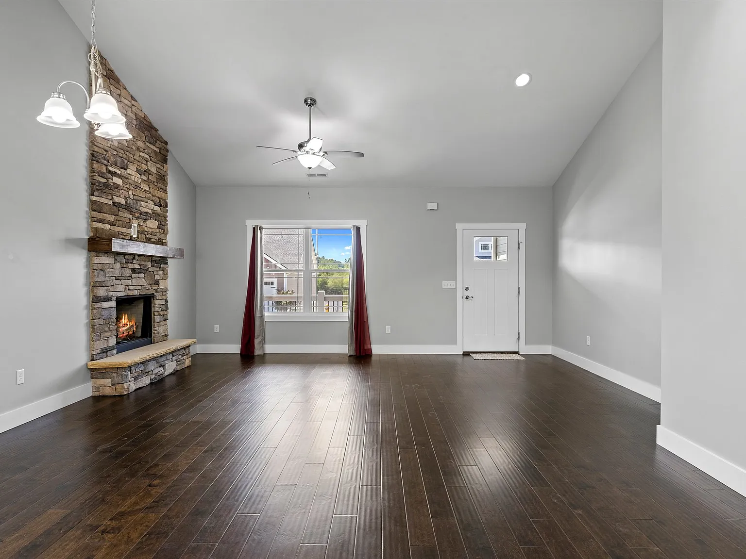 3 bed, 1354 sqft, $2,500 — Photo 4