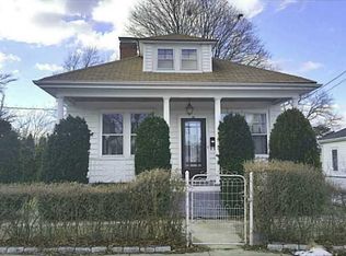 70 Wainwright St, Providence, RI 02908