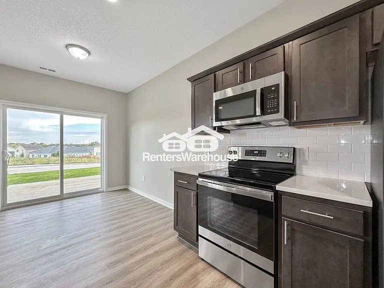 7000 Lake Ridge Ave #13 — Photo 8