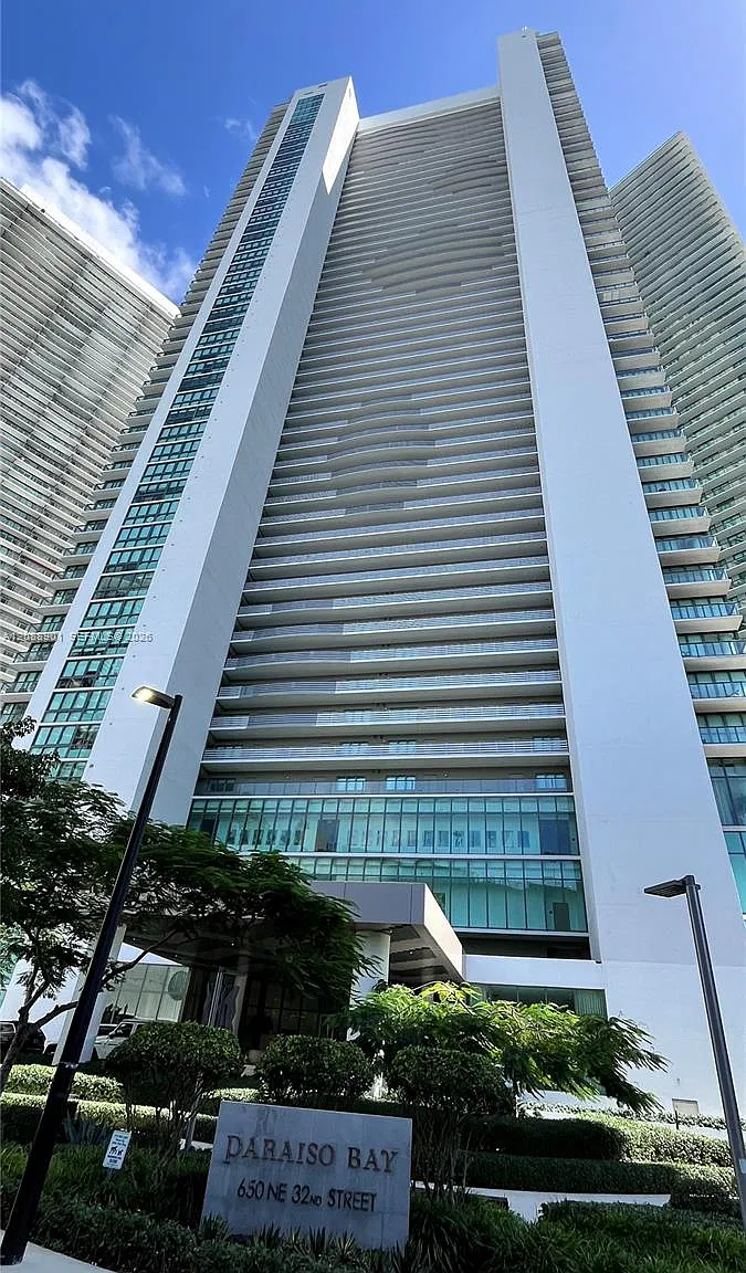 Paraiso Bay Condo — Photo 1