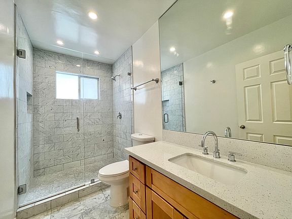 5th image of 929 N San Vicente Blvd APT 2
