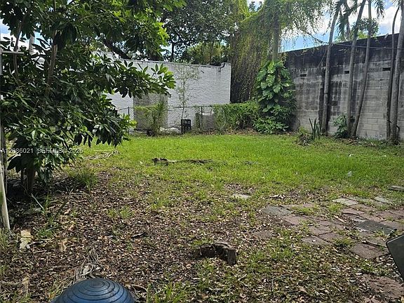 4th image of 1250 NW 55th St