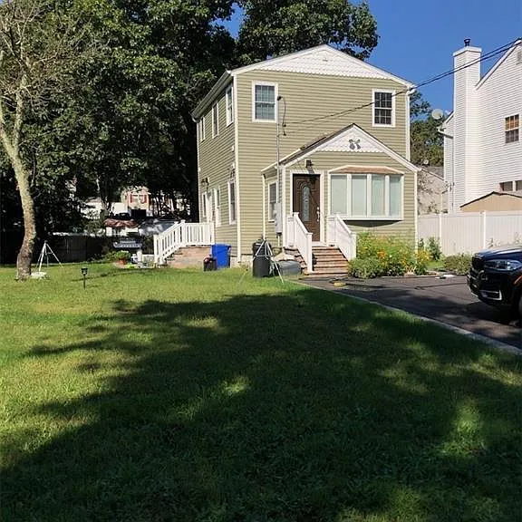 175 Richmond Blvd — Photo 1