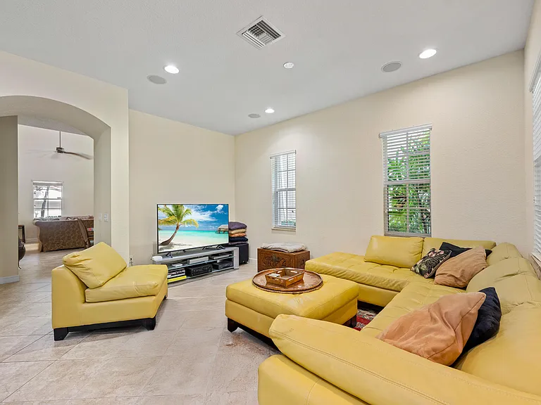 1043 Vintner Blvd — Photo 24