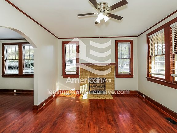 22807_003_wm_-_living_room_13101979.jpg