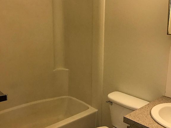 5th image of 1275 Fairlawn St APT 3