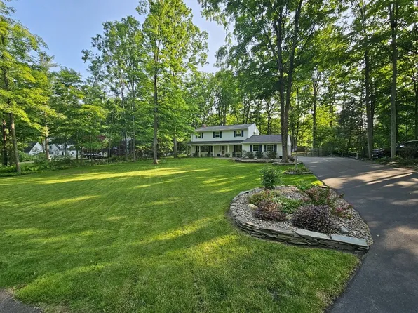 52 Woodland Dr, Big Flats, NY 14814