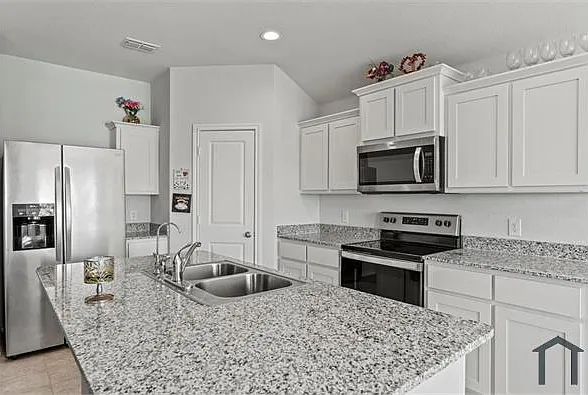 3041 Manu St — Photo 7