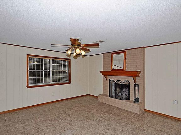 2nd image of 204 Cedar Ct